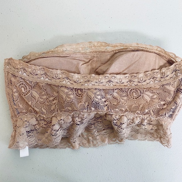 ✨Beautiful Lacey Bralette✨ - Picture 3 of 3